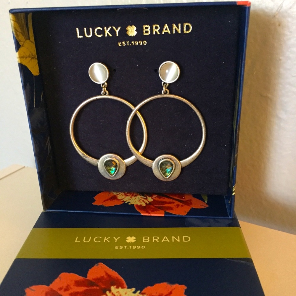 Earrings with shell ( silver tone)